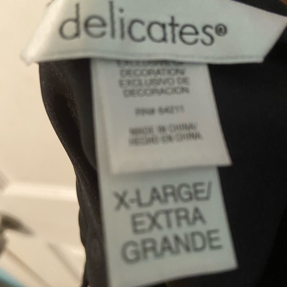 Delicates - Picture 2 of 3